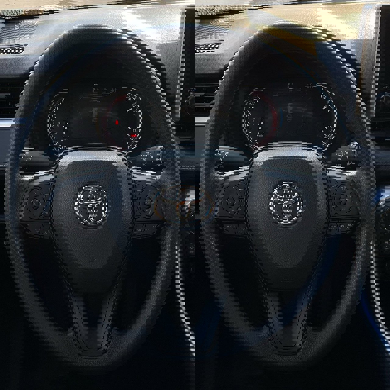 Used 2023 Toyota RAV4 XLE image 12