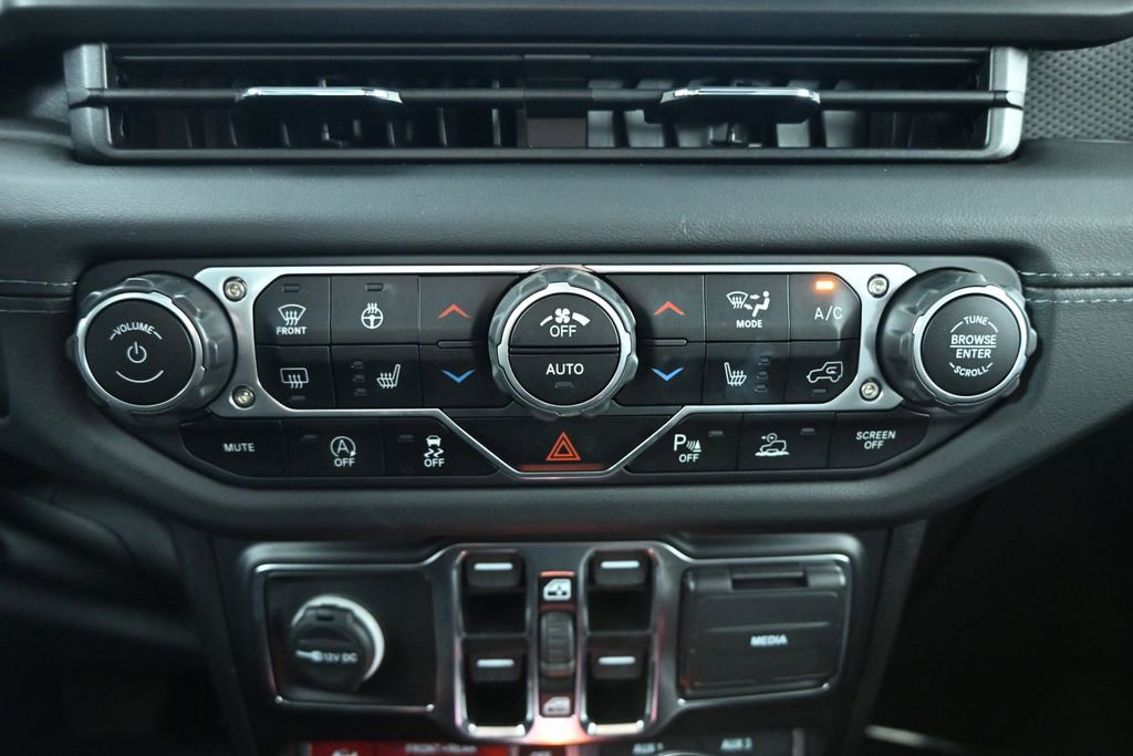 Used 2024 Jeep Wrangler Unlimited Rubicon AWD/4WD image 31