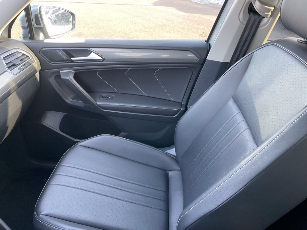 Used 2024 Volkswagen Tiguan SE AWD/4WD image 20