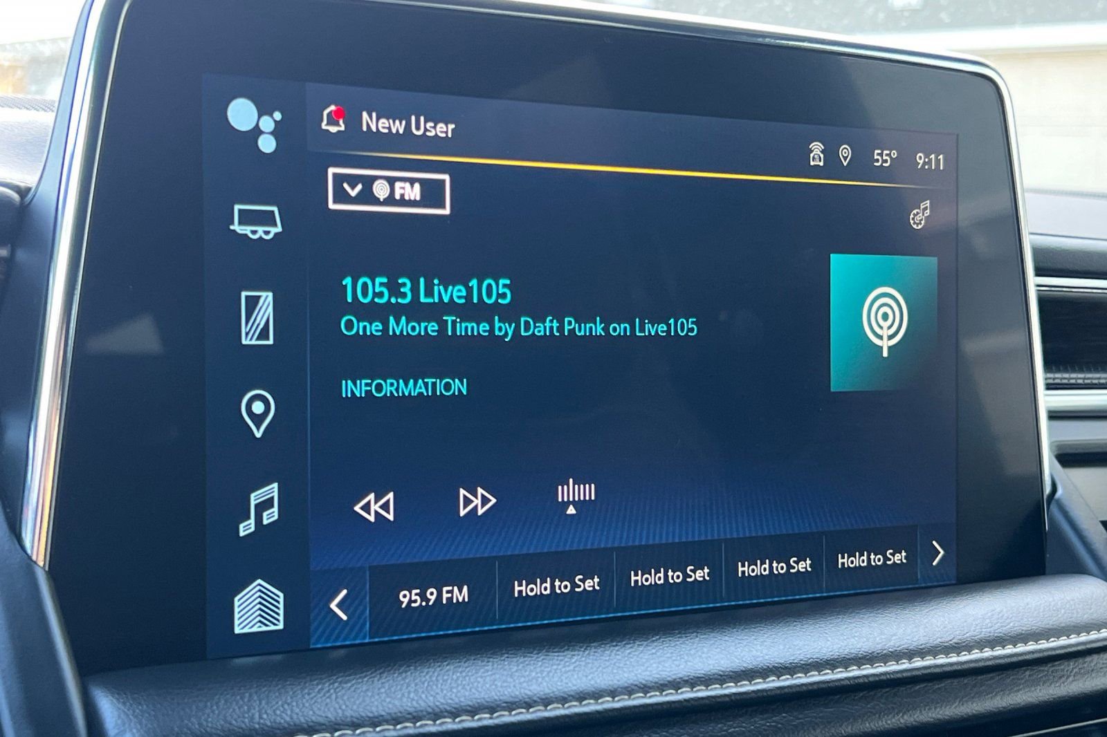 Used 2023 Chevrolet Suburban Premier image 19