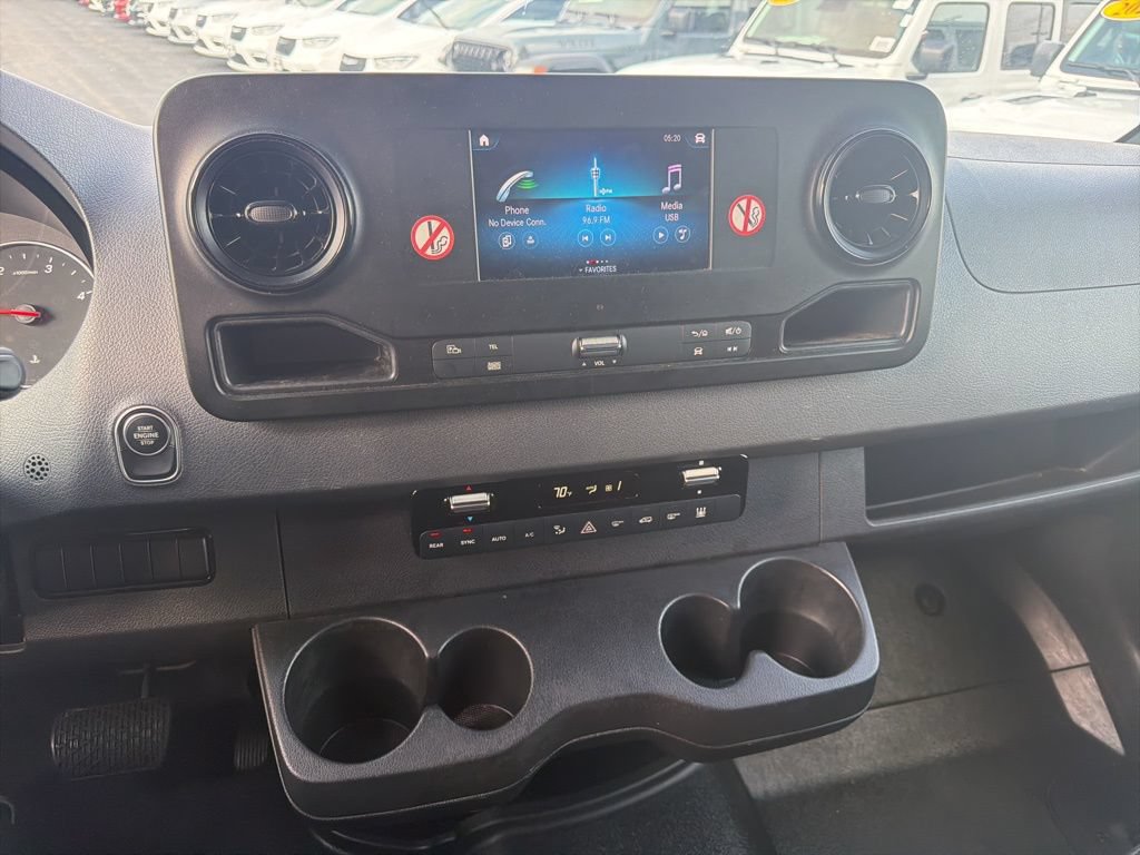Used 2024 Mercedes-Benz Sprinter 2500 image 17