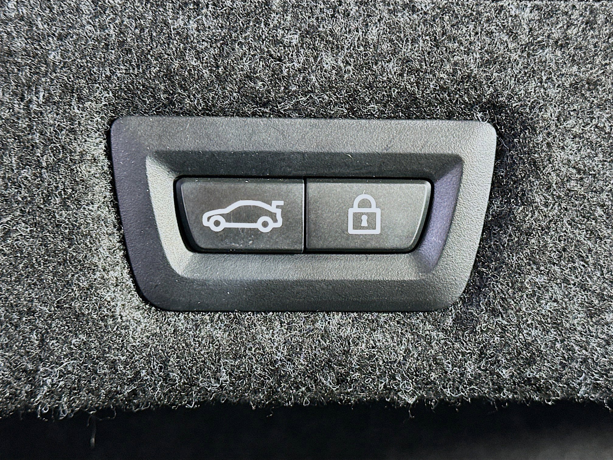 Used 2022 BMW 530i xDrive w/ Premium Package image 29