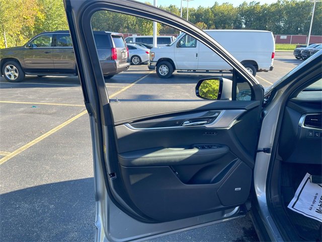 Used 2025 Cadillac XT6 Sport w/ LPO, Floor Liner Package image 23