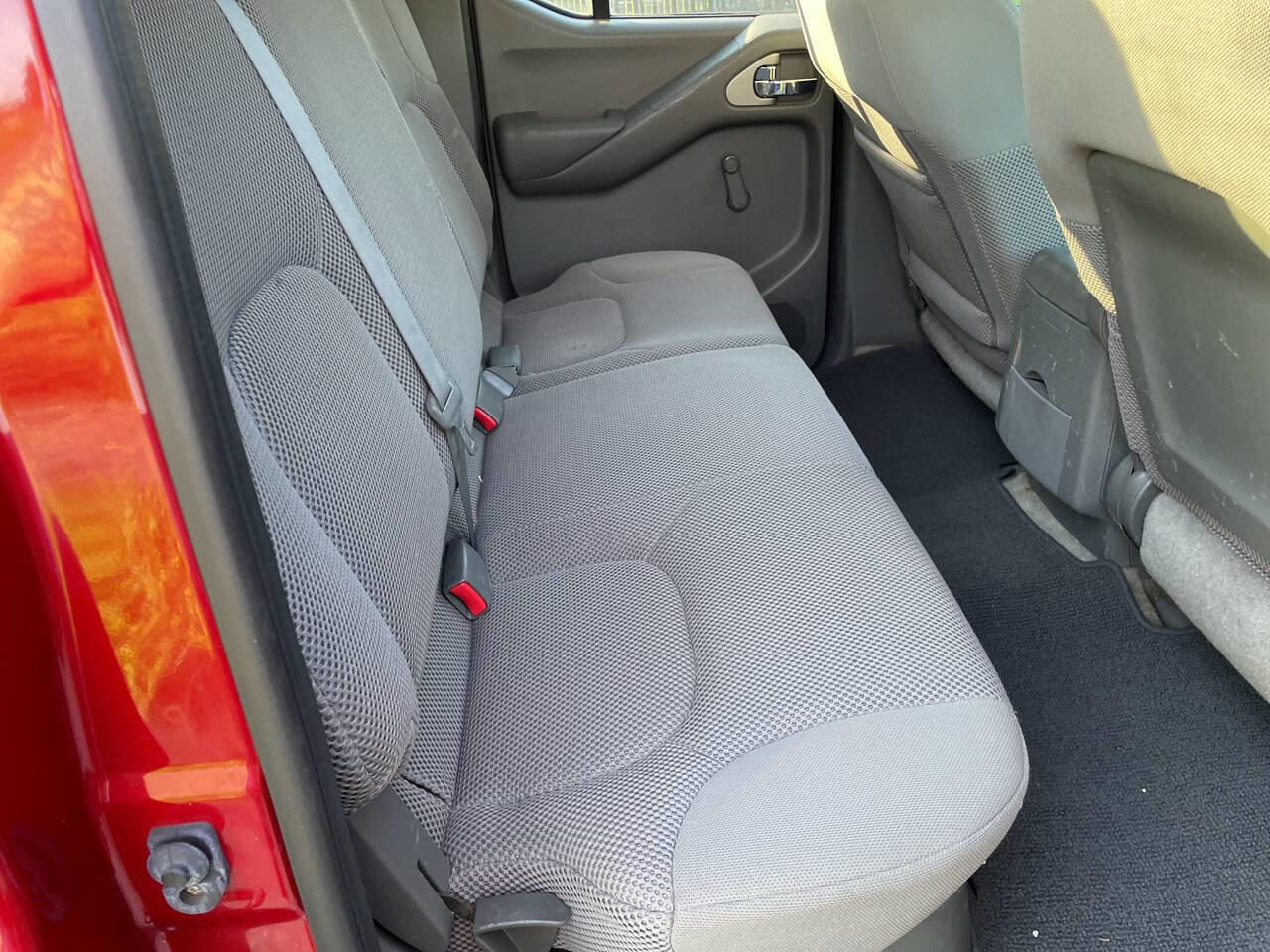 Used 2012 Nissan Frontier S image 21