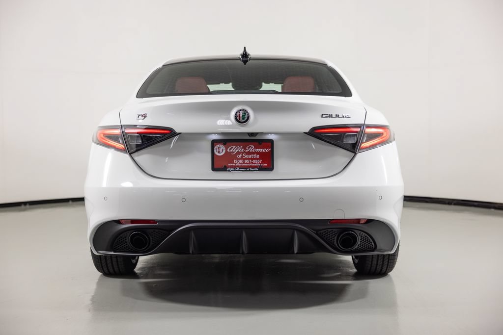 New 2026 Alfa Romeo Giulia AWD image 9