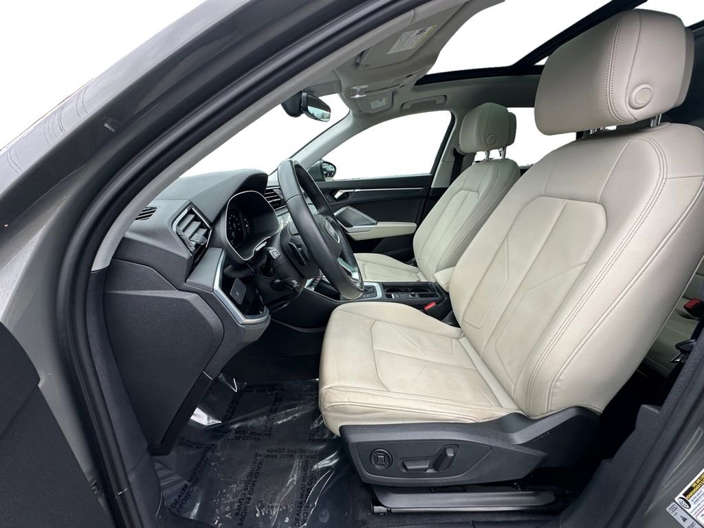Used 2022 Audi Q3 2.0T Premium w/ Convenience Package image 9