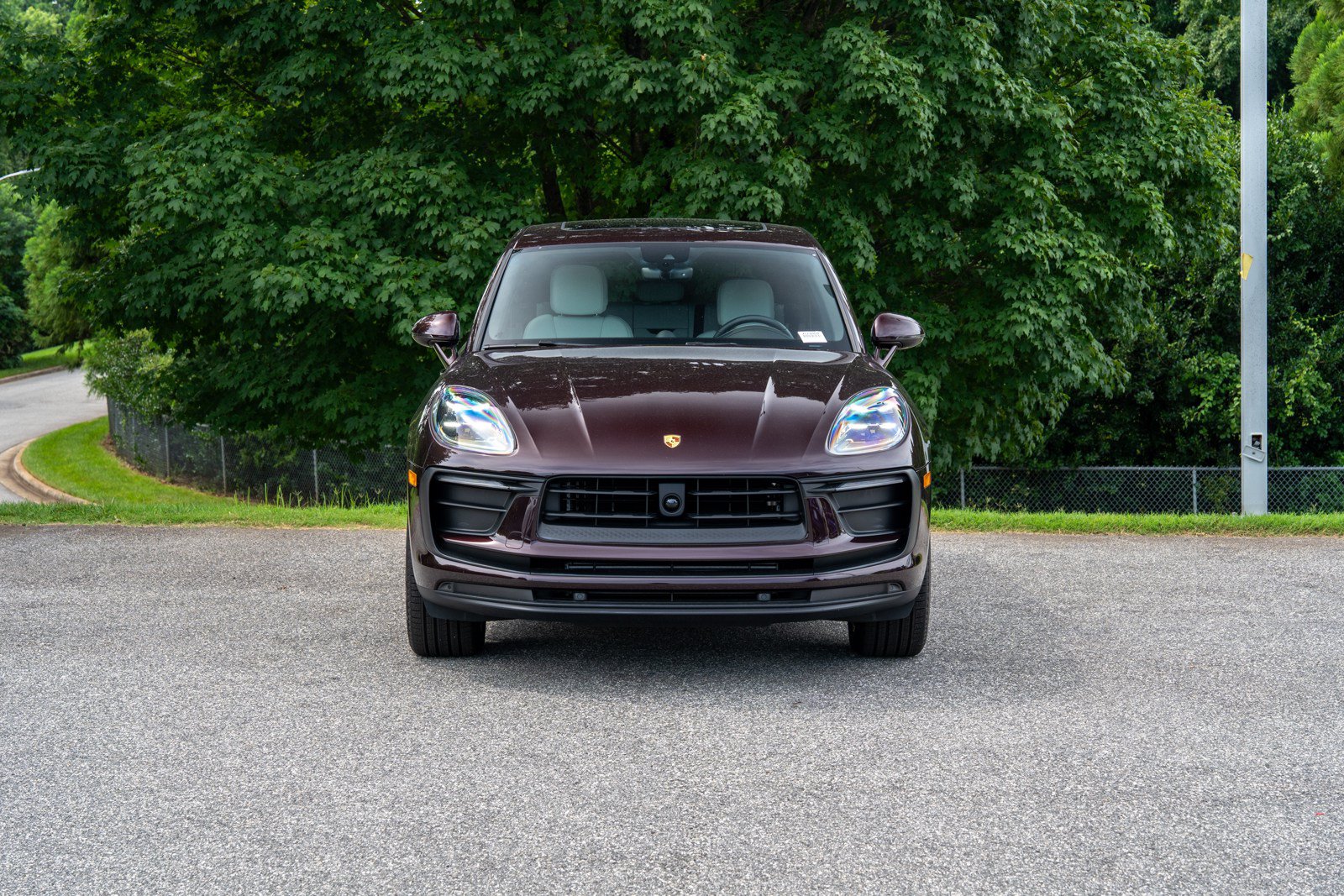 Certified 2026 Porsche Macan AWD/4WD image 10
