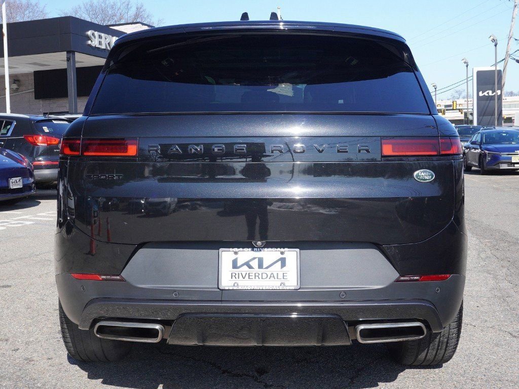 Used 2023 Land Rover Range Rover Sport SE image 15