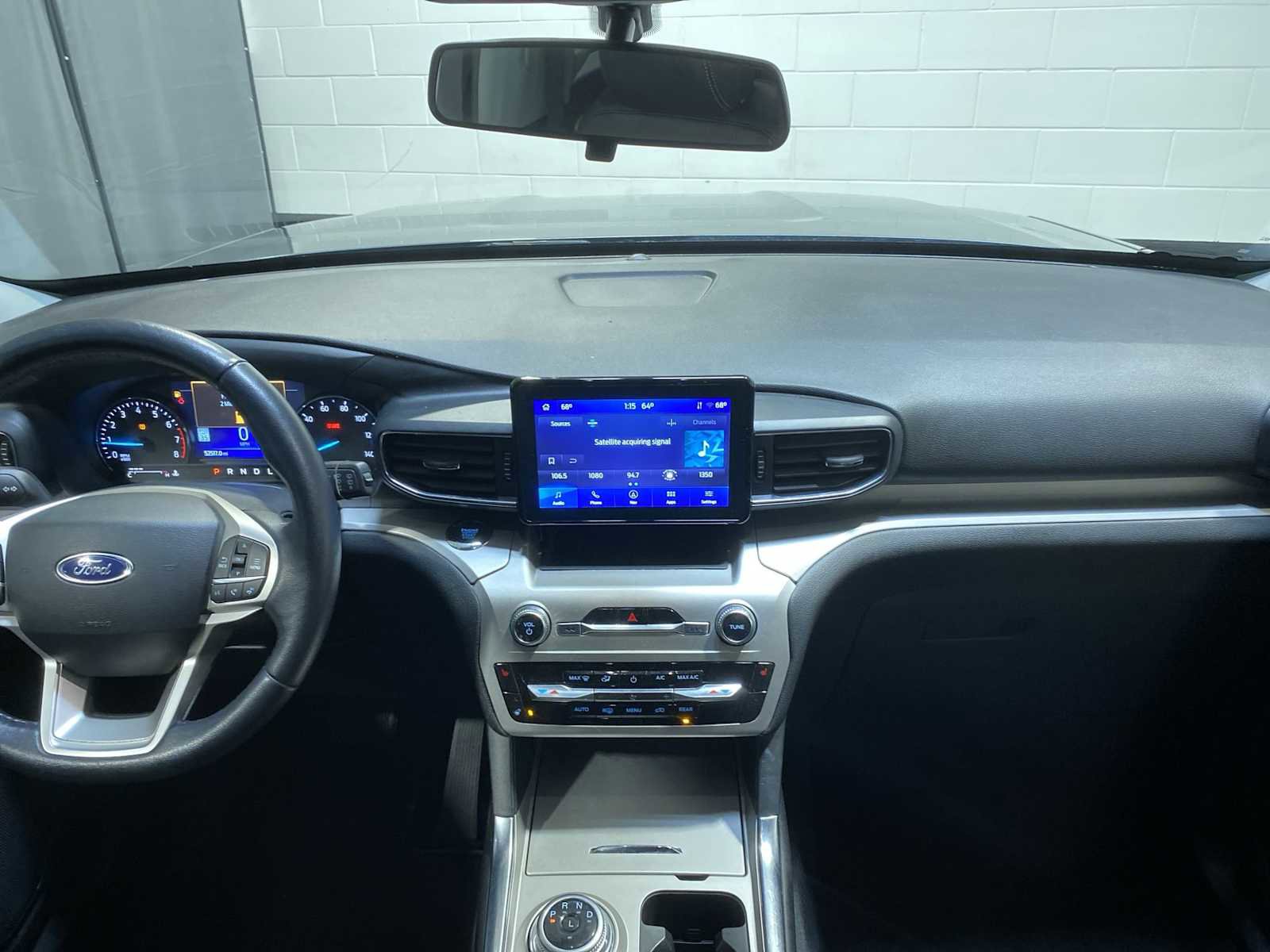 Used 2022 Ford Explorer XLT w/ Equipment Group 202A image 10