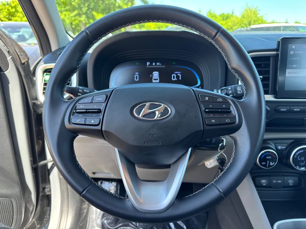 Used 2023 Hyundai Venue SEL w/ Cargo Package image 23