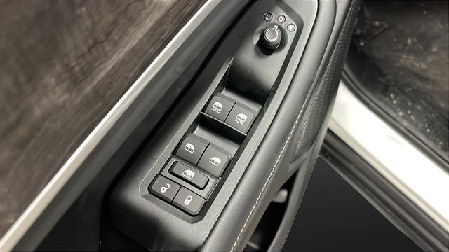 New 2026 Jeep Grand Cherokee Altitude image 22