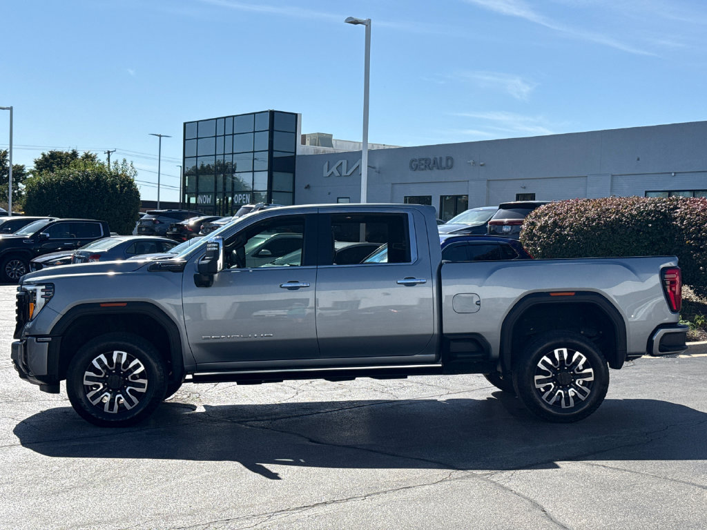 Certified 2025 GMC Sierra 2500 Denali Ultimate AWD/4WD image 10