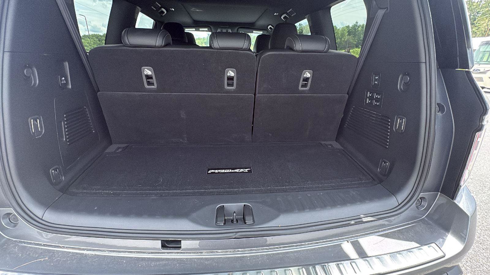Used 2026 Nissan Armada PRO-4X AWD/4WD image 18