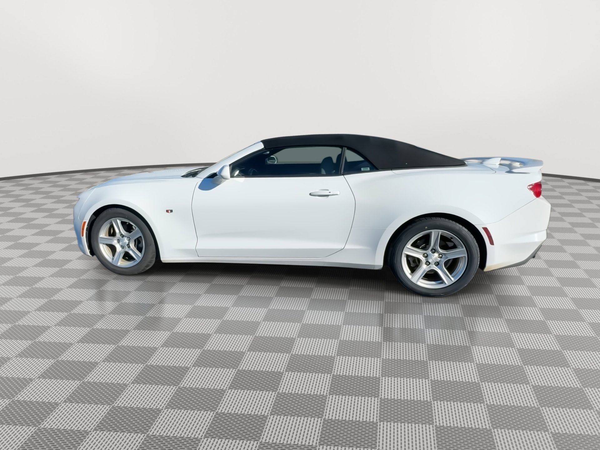 Used 2020 Chevrolet Camaro LT image 6