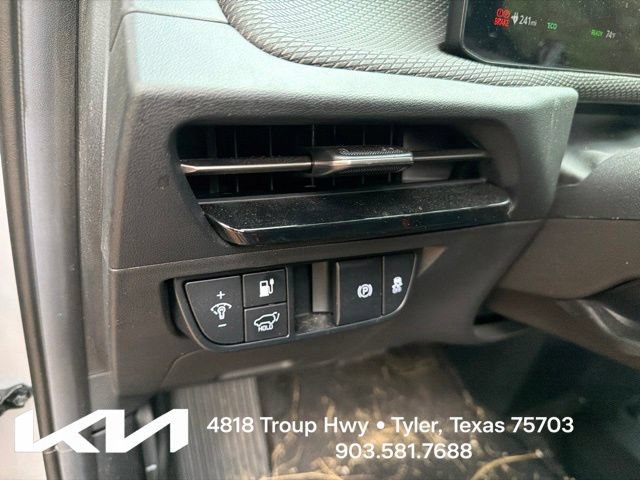 Certified 2025 Kia EV6 Wind RWD image 16