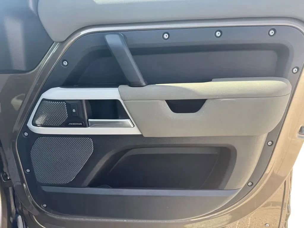 Used 2023 Land Rover Defender 110 S AWD/4WD image 15