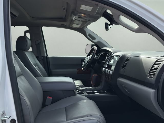Used 2020 Toyota Sequoia Platinum AWD/4WD image 10