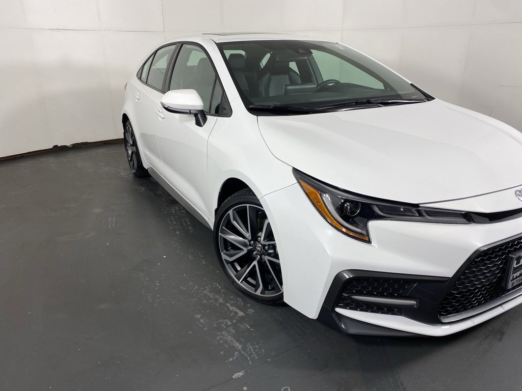 Used 2022 Toyota Corolla XSE image 4