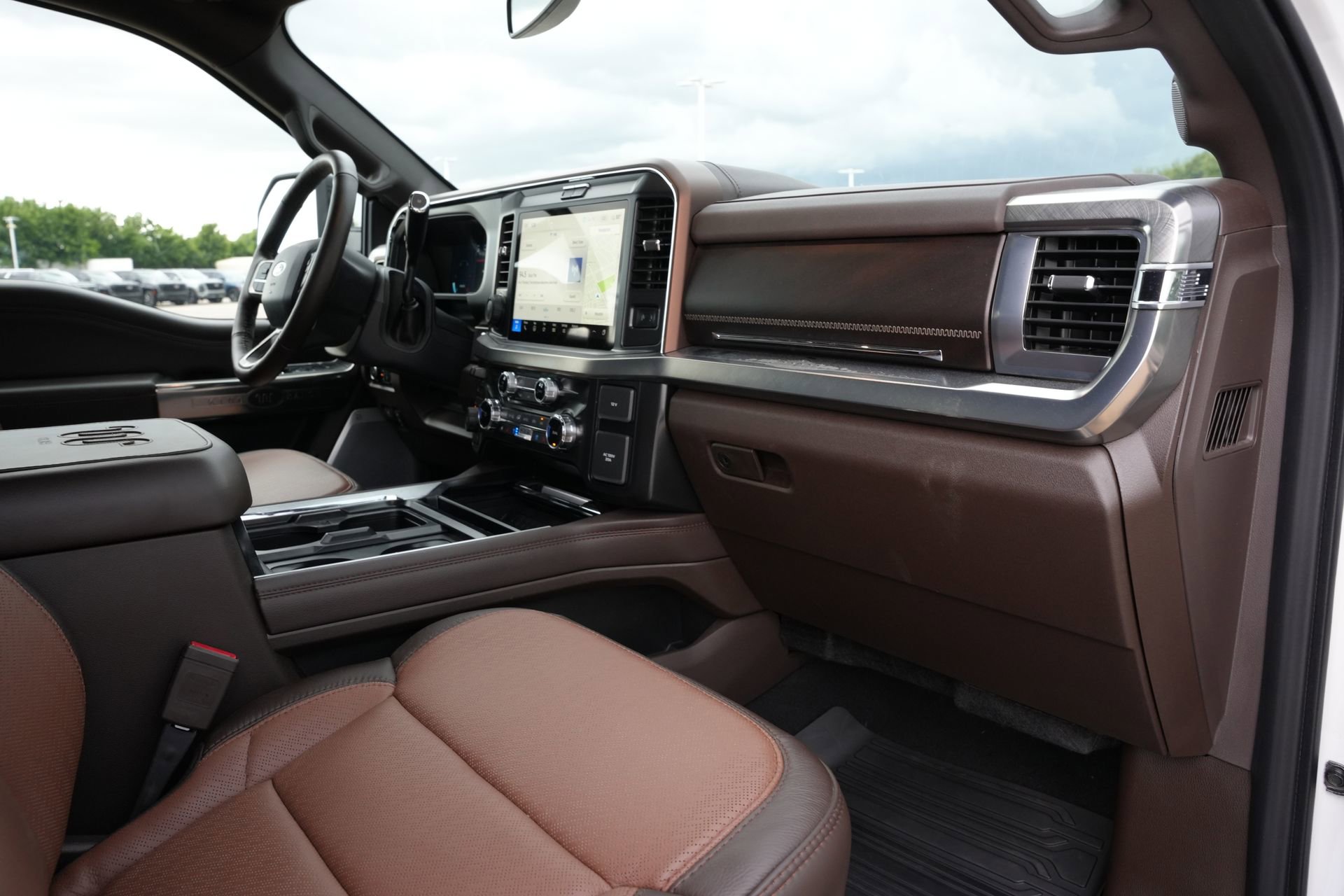 Used 2025 Ford F350 King Ranch w/ FX4 Off-Road Package AWD/4WD image 21