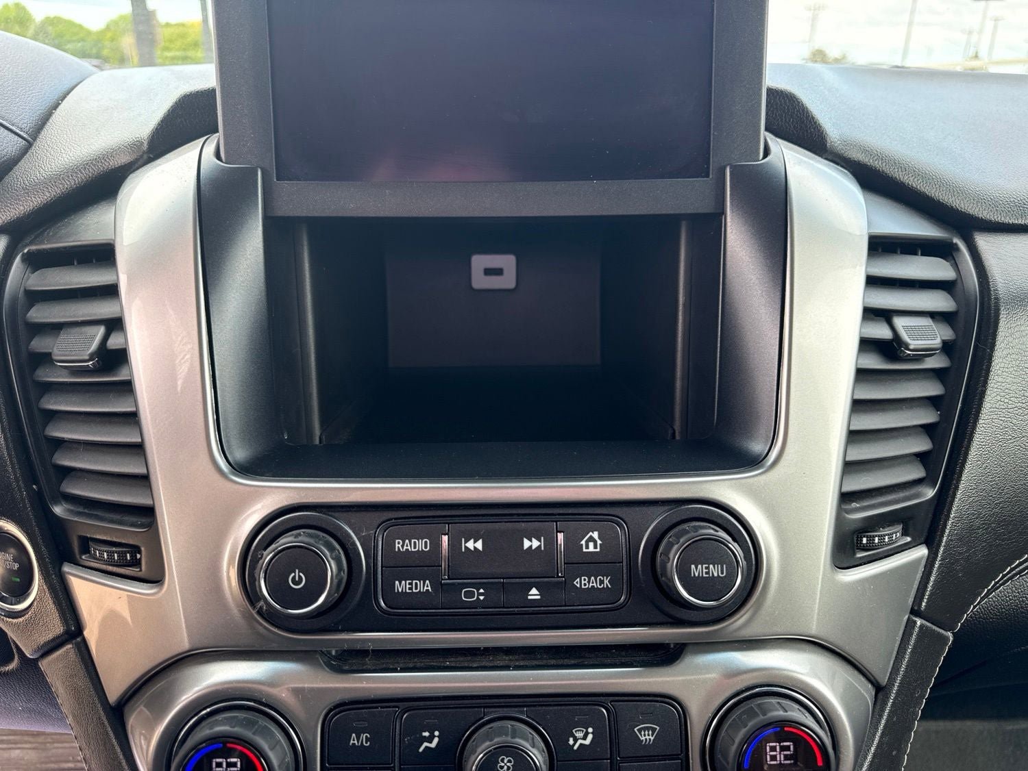 Used 2019 Chevrolet Suburban Premier w/ Premier Plus Edition AWD/4WD image 16