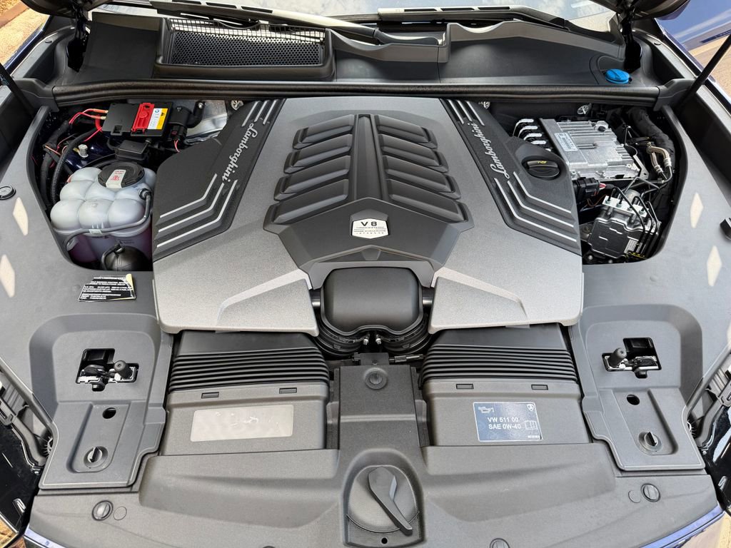 Used 2023 Lamborghini Urus S image 9