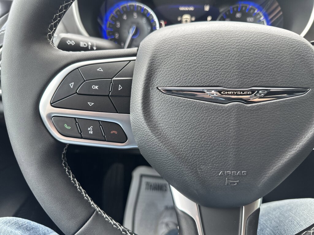 New 2026 Chrysler Pacifica Select image 18