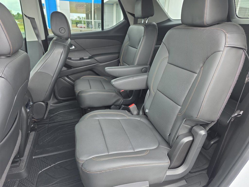 Used 2020 Chevrolet Traverse Premier w/ Redline Edition FWD image 13