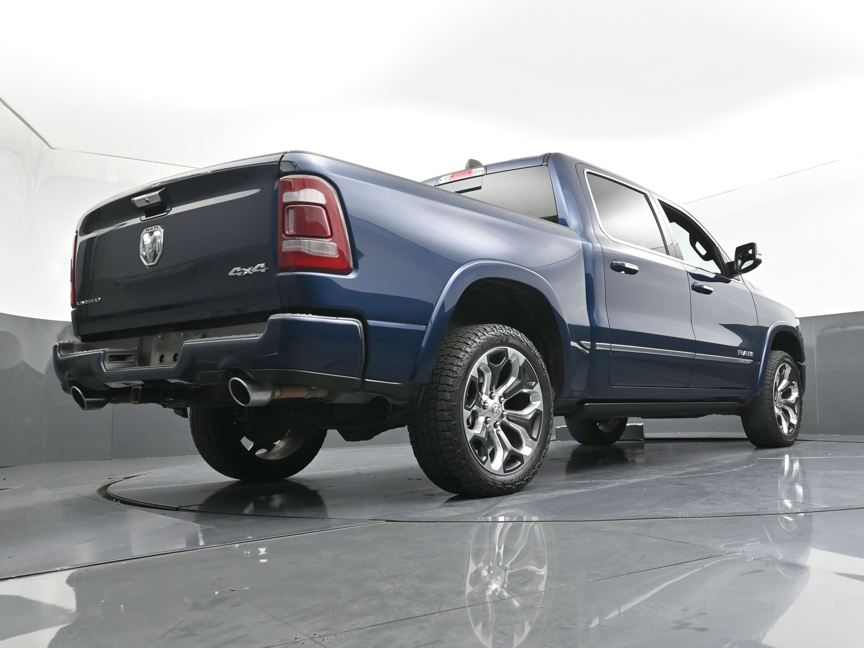 Used 2022 RAM 1500 Limited w/ Body Color Bumper Group image 29