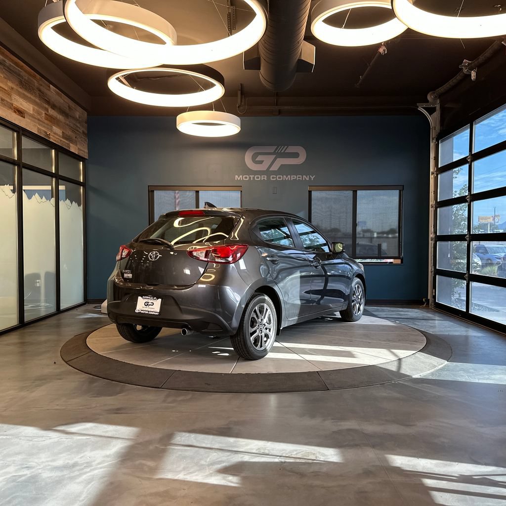 Used 2020 Toyota Yaris LE FWD image 3