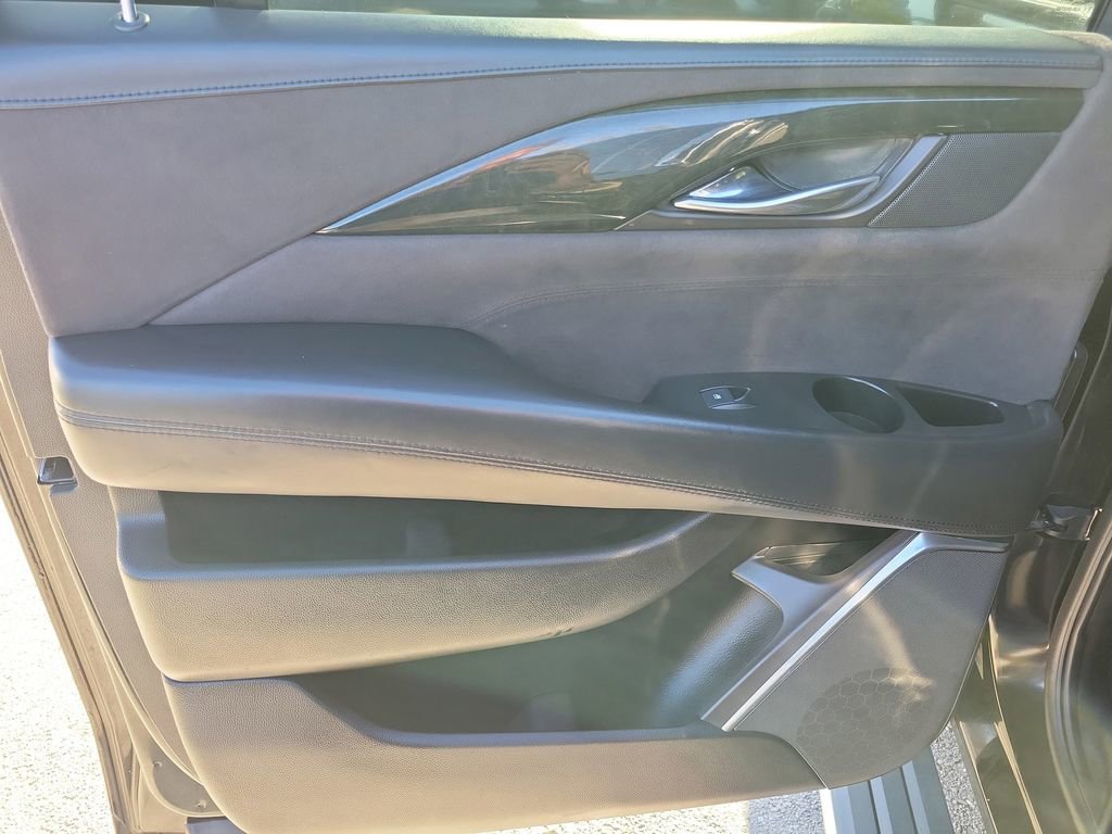 Used 2017 Cadillac Escalade ESV Platinum image 17