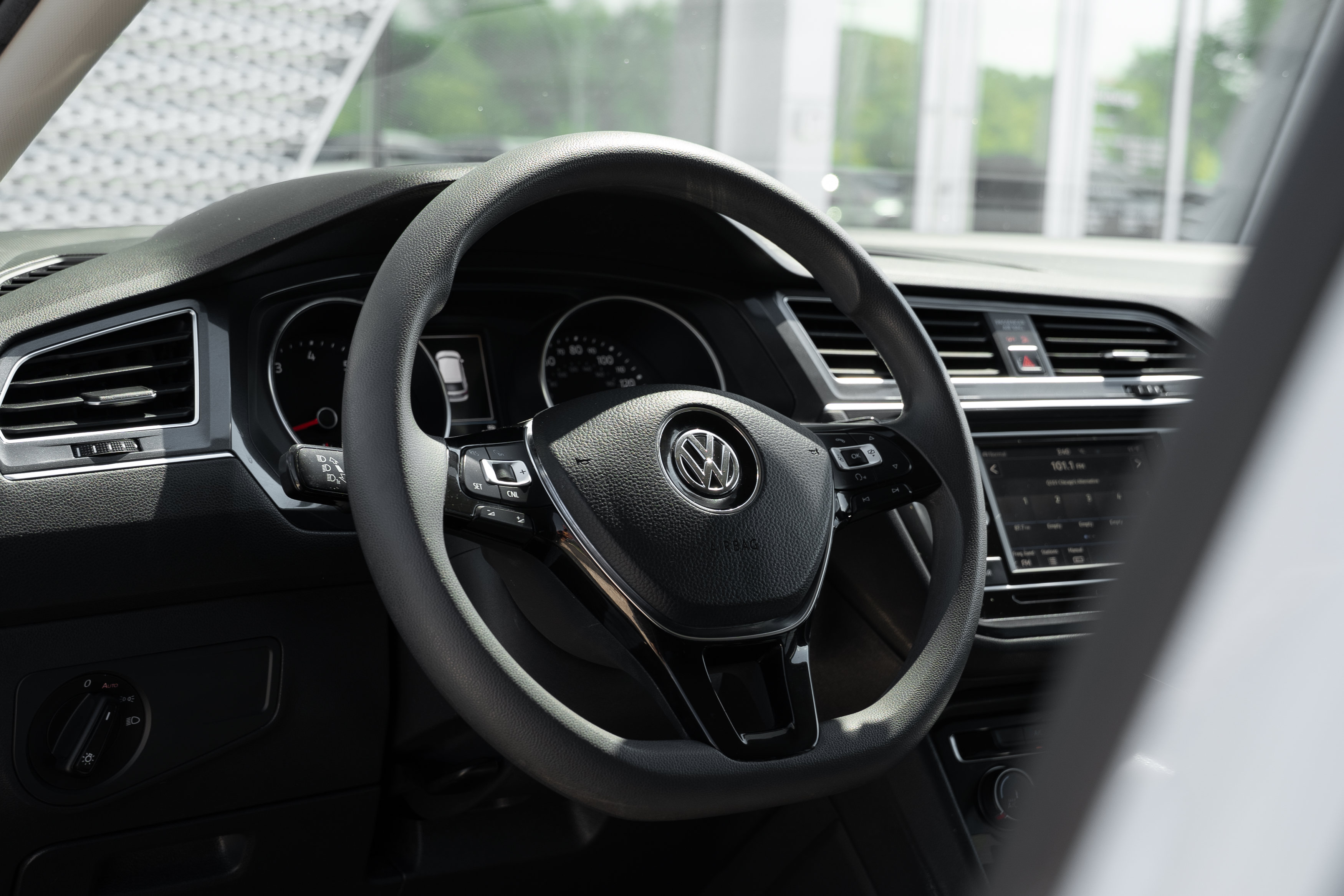 Used 2018 Volkswagen Tiguan S AWD/4WD image 11