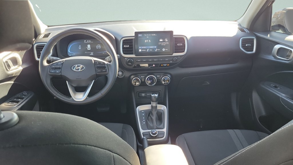 Used 2025 Hyundai Venue SEL FWD image 10