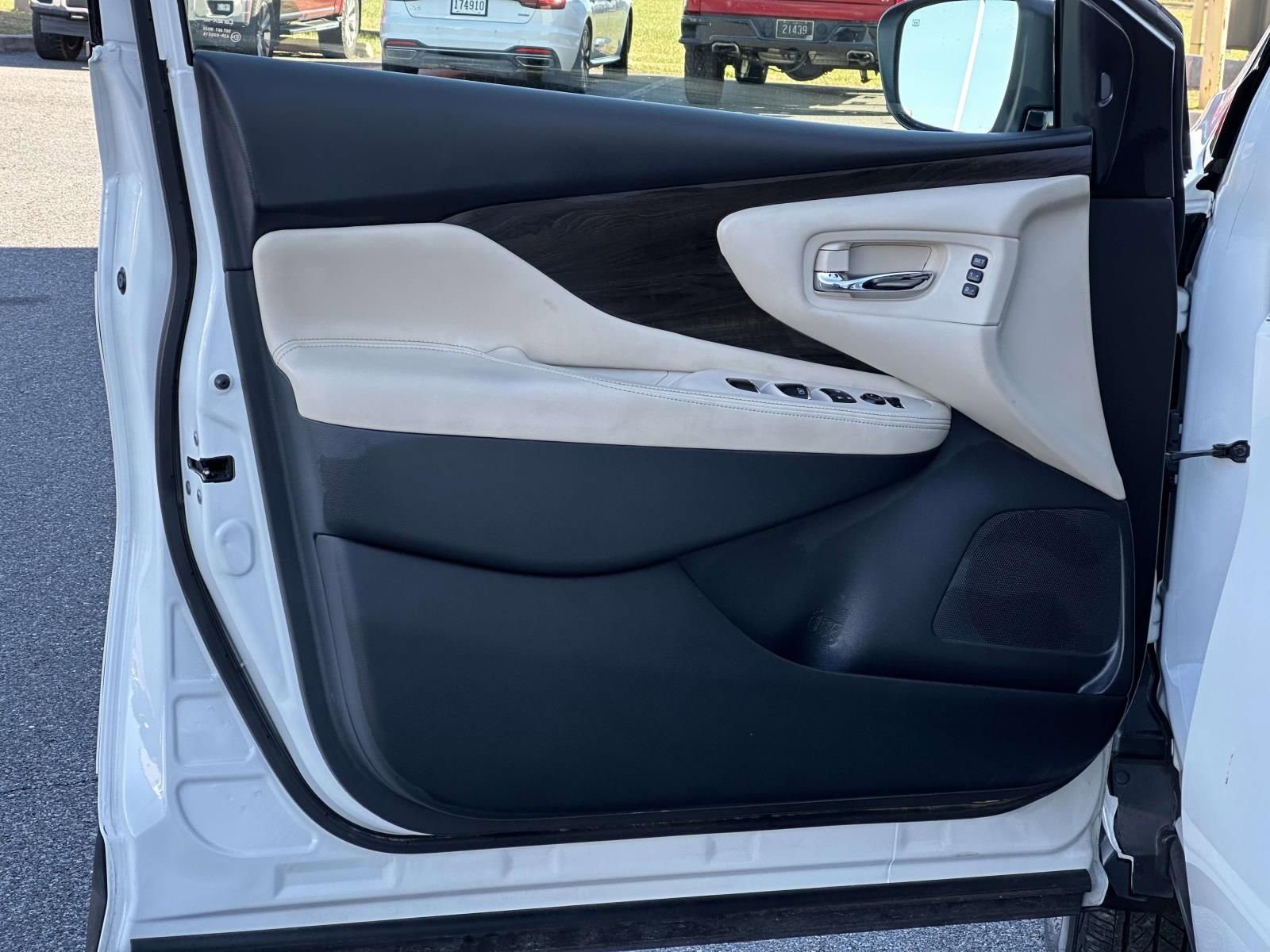 Used 2021 Nissan Murano Platinum w/ Cargo Package image 16