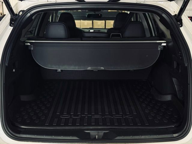 Used 2022 Subaru Outback Limited image 12