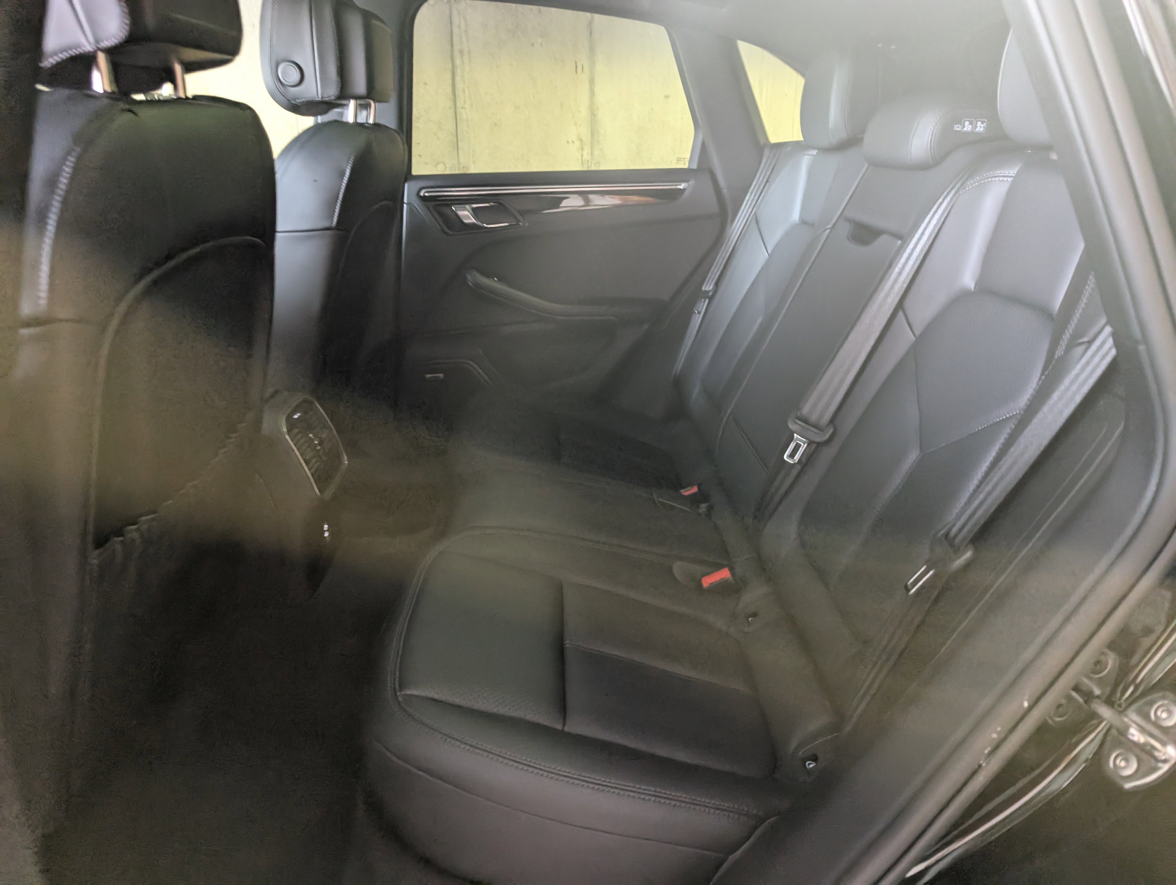 Used 2025 Porsche Macan image 25