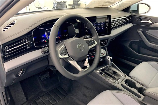 New 2026 Volkswagen Jetta SE image 7