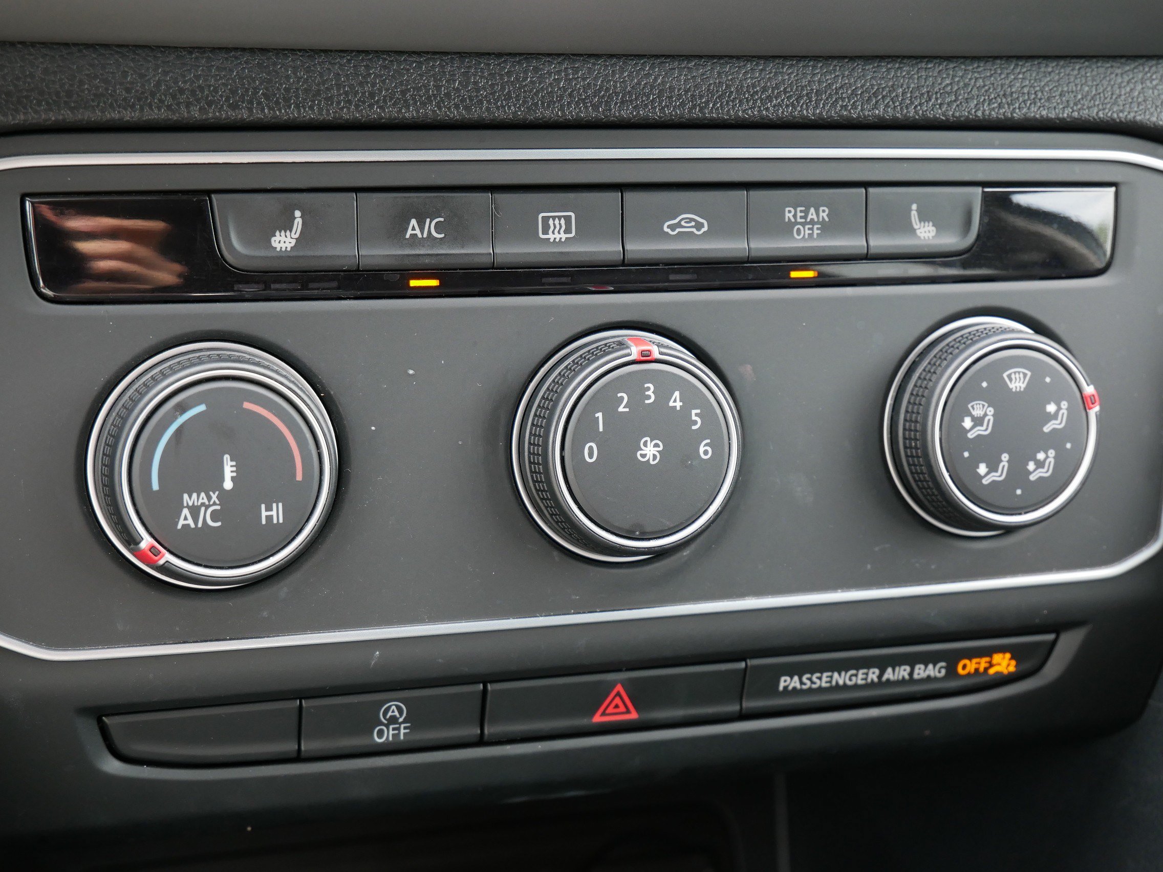 Certified 2023 Volkswagen Atlas SE AWD/4WD image 23