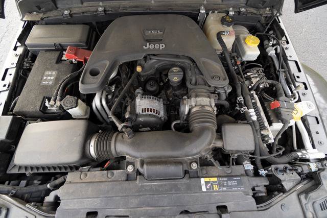 Used 2019 Jeep Wrangler Unlimited Sahara w/ Quick Order Package 24M Moab image 10