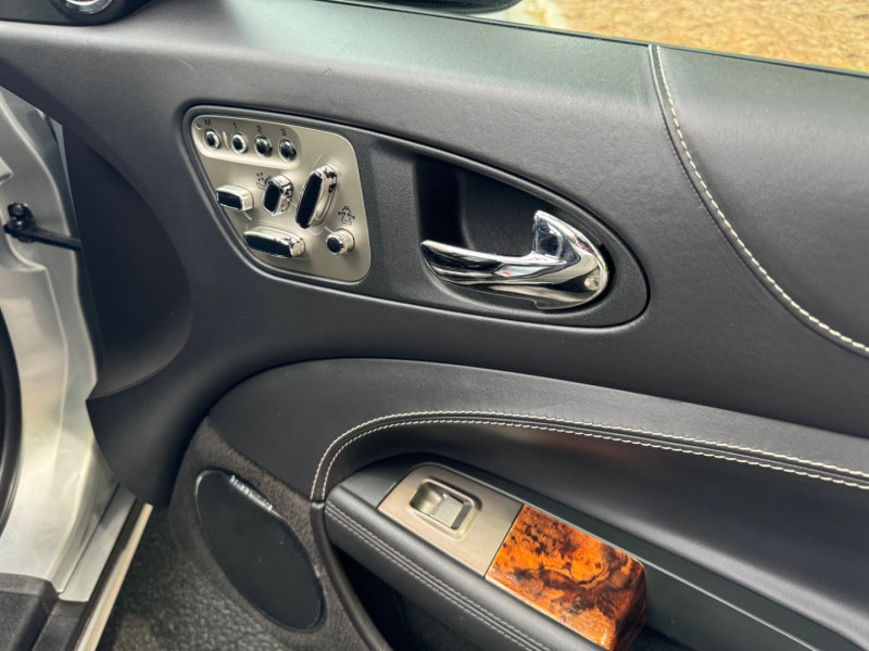 Used 2011 Jaguar XKR R image 37