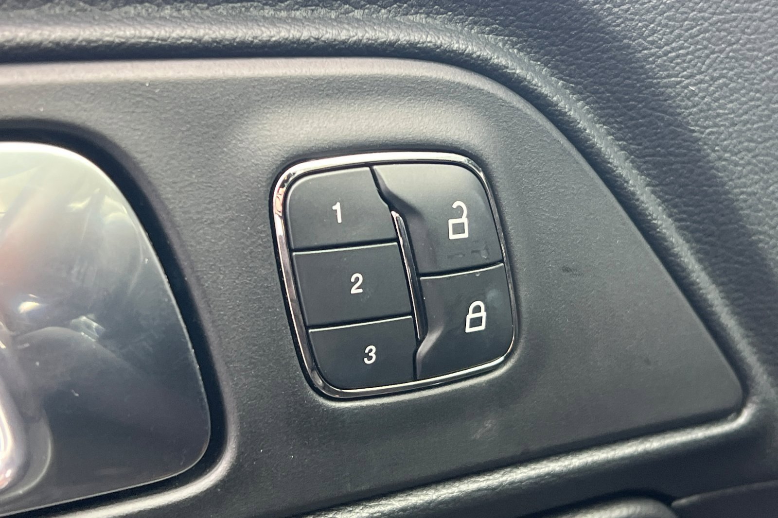 Used 2018 Ford Mustang GT Premium w/ Safe & Smart Package image 39