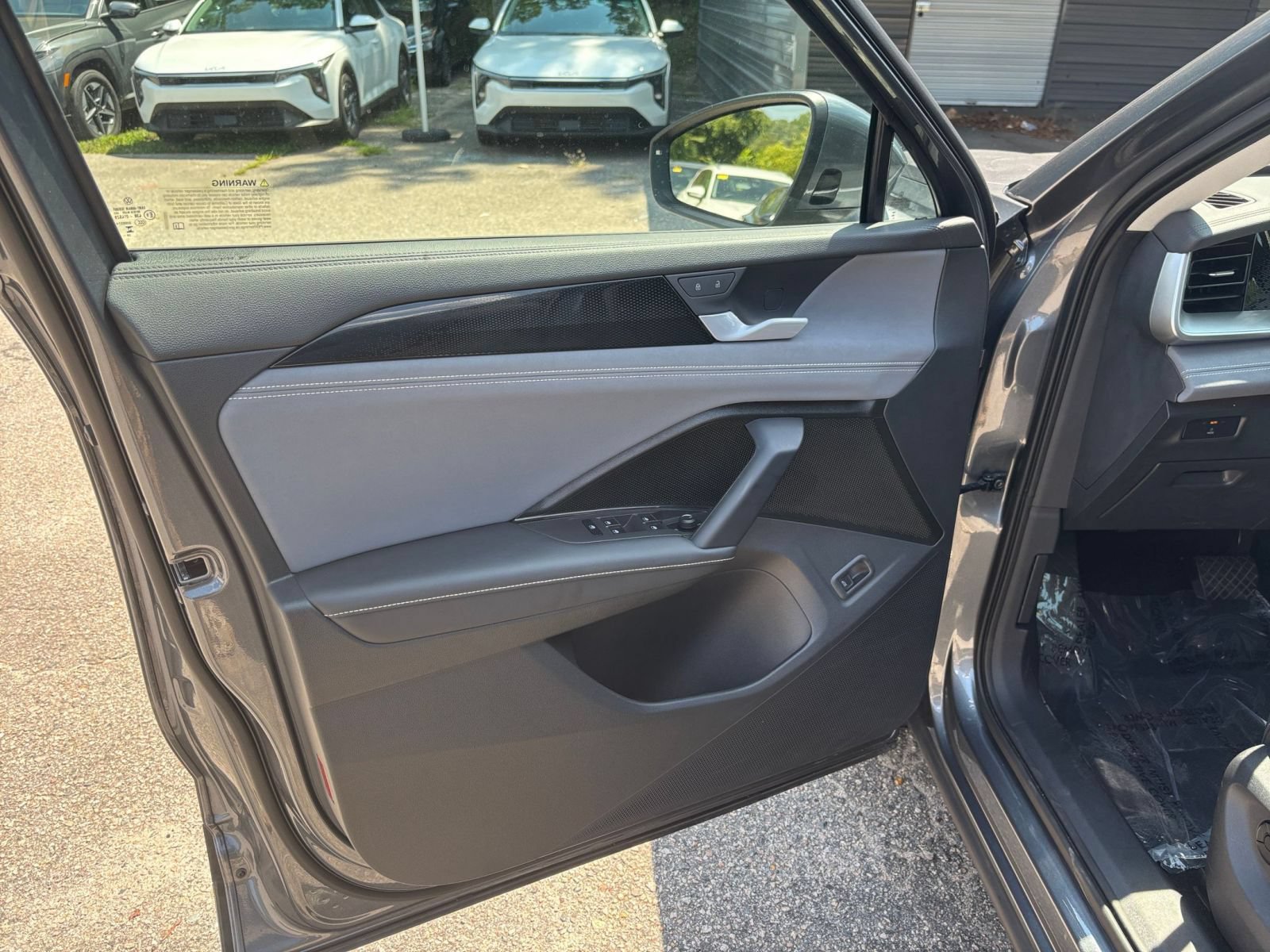 Used 2026 Volkswagen Tiguan SE AWD/4WD image 18