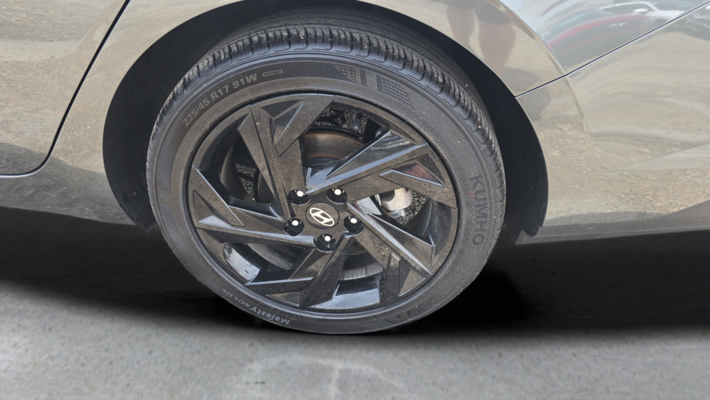 Certified 2026 Hyundai Elantra Sport FWD image 32