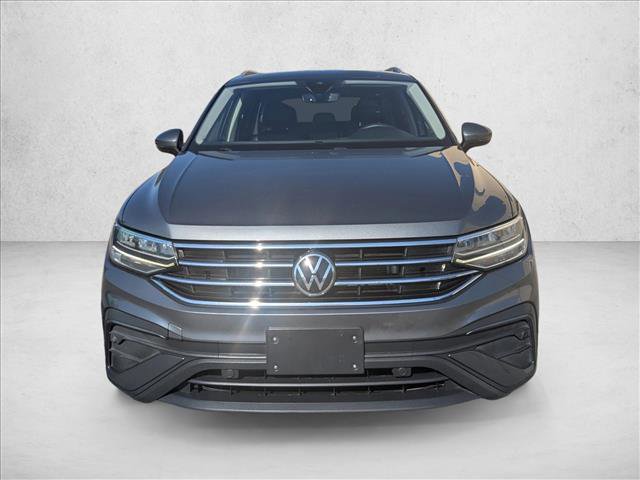 Used 2022 Volkswagen Tiguan SE image 2