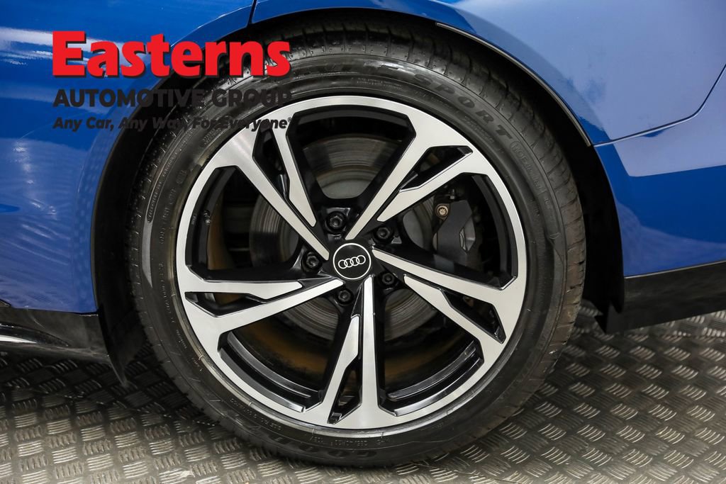 Used 2022 Audi e-tron GT Premium Plus w/ Performance Package image 35