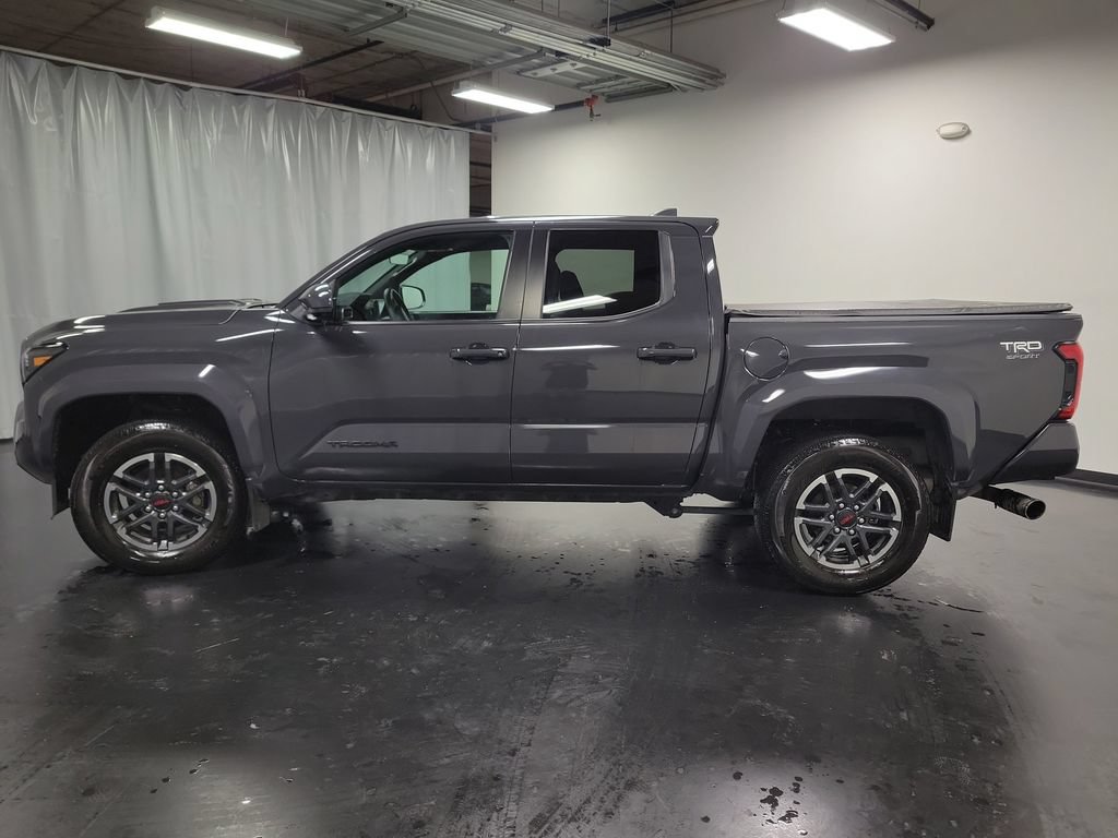 Used 2024 Toyota Tacoma TRD Sport AWD/4WD image 5
