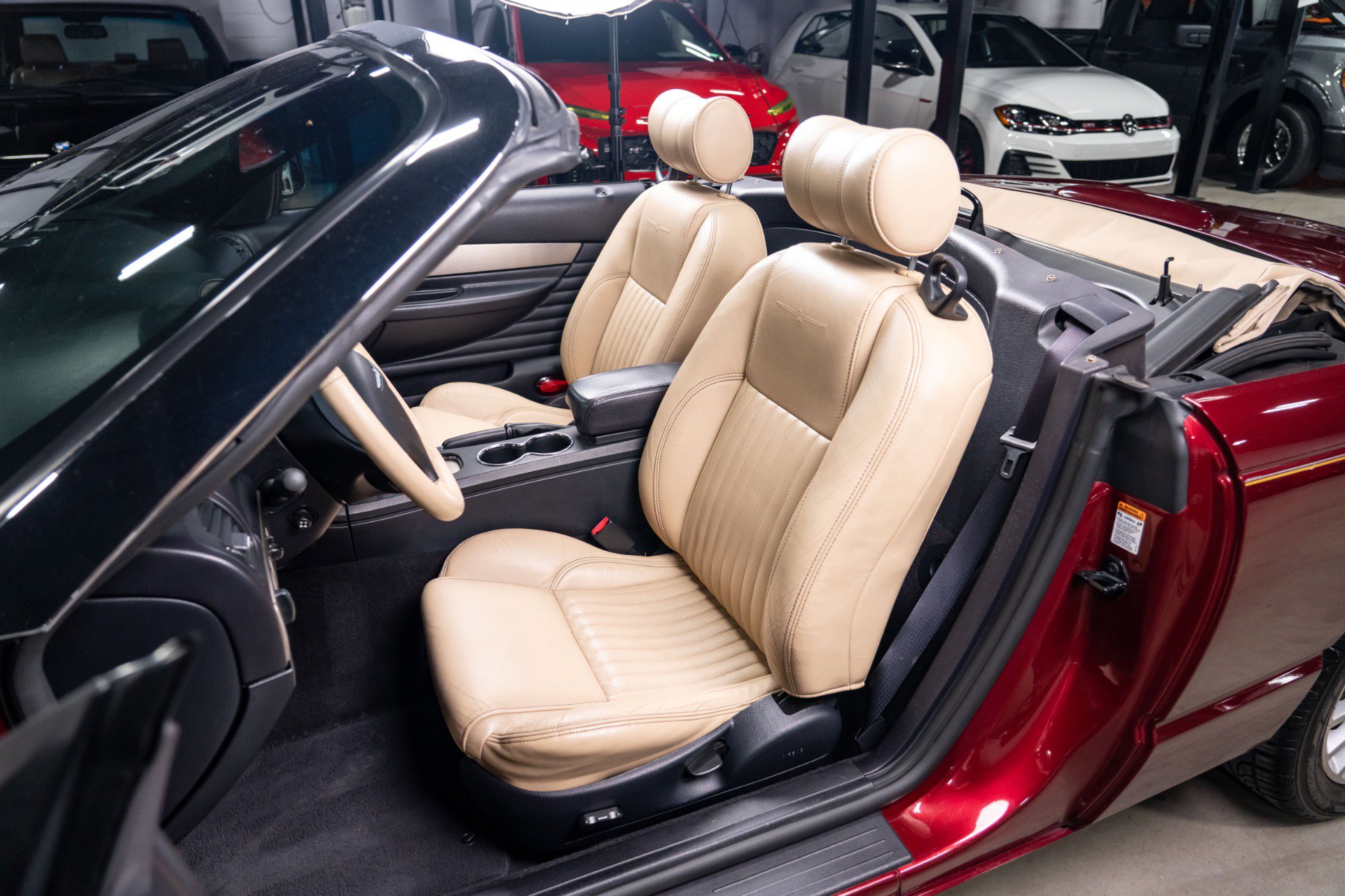 Used 2004 Ford Thunderbird Deluxe image 42