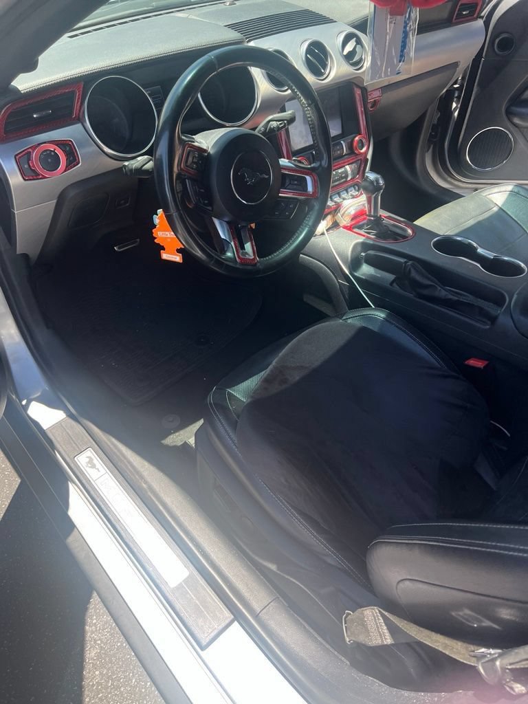 Used 2020 Ford Mustang Premium RWD image 3