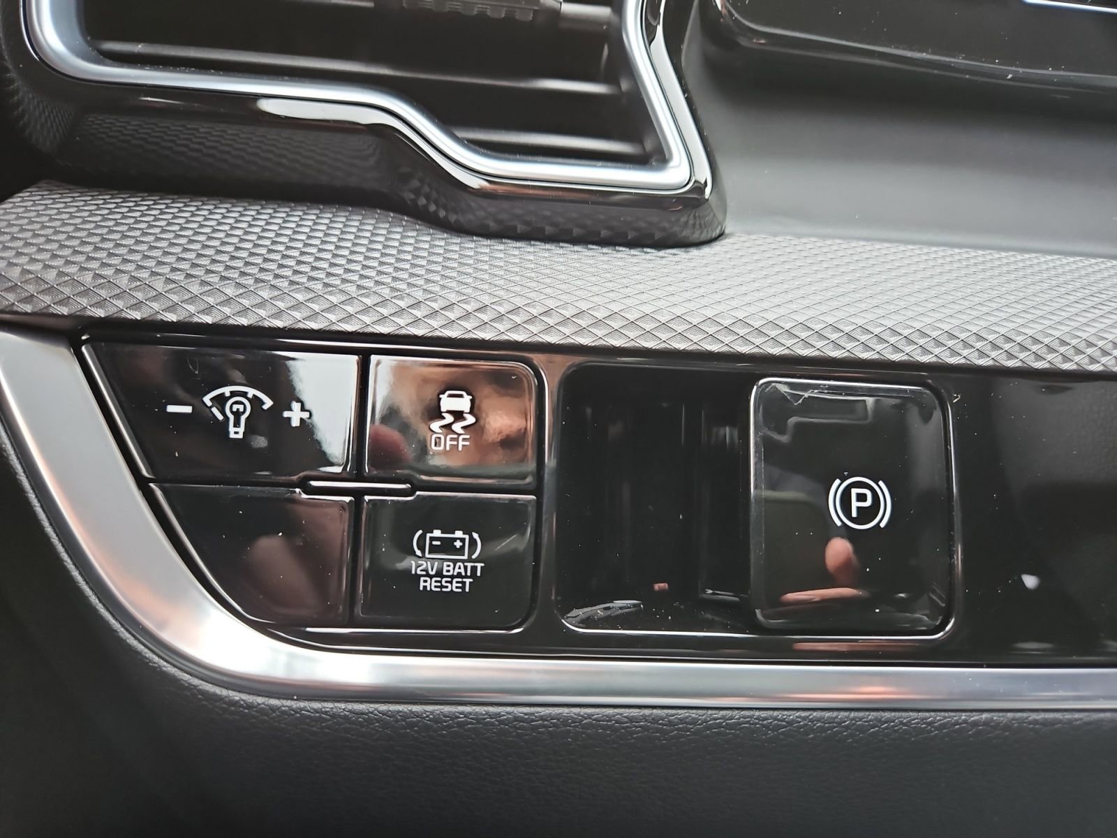 Used 2025 Kia Sportage LX image 22