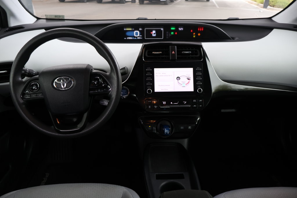 Certified 2020 Toyota Prius LE AWD/4WD image 22