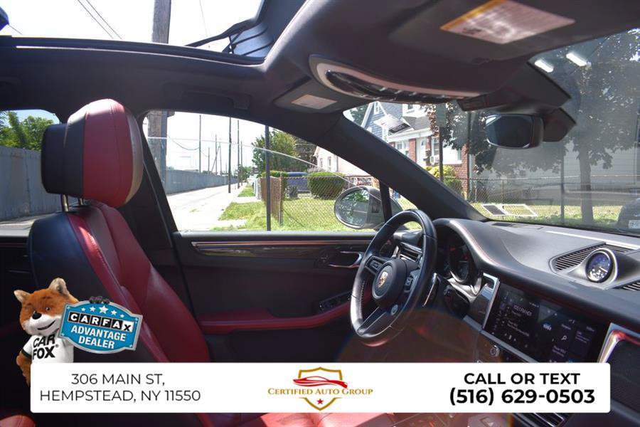 Used 2023 Porsche Macan Turbo AWD/4WD image 21